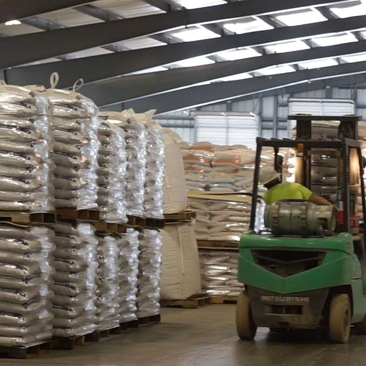 Urea N46% fertilizer wholesale supplier